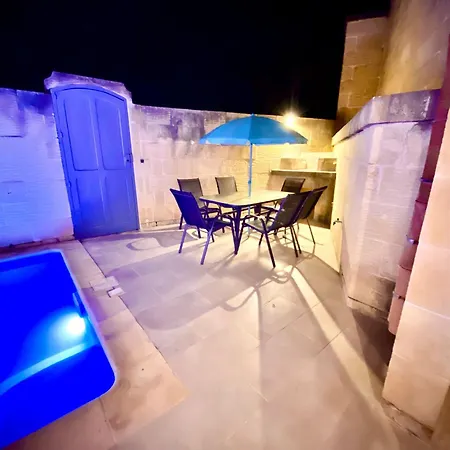 Naomi With Pool Casa vacanze Qala